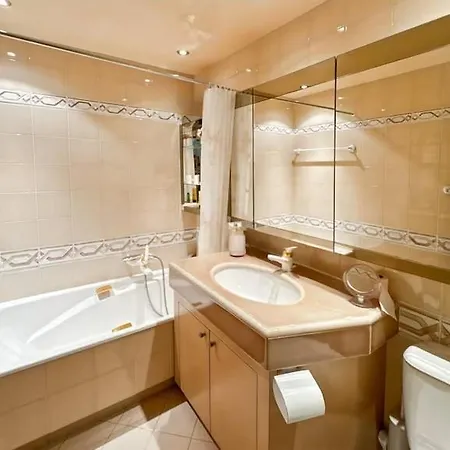 Appt 2ch 90m2 Avec Terrasse 40m2, Piscine Et Tennis Appartamento