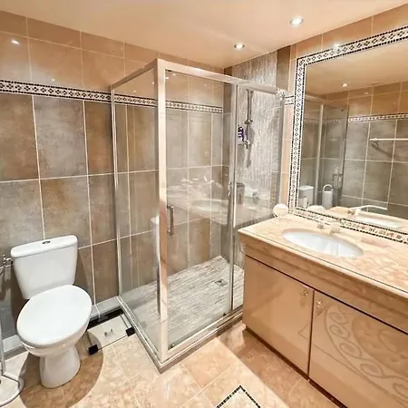 Appt 2ch 90m2 Avec Terrasse 40m2, Piscine Et Tennis Κάννες